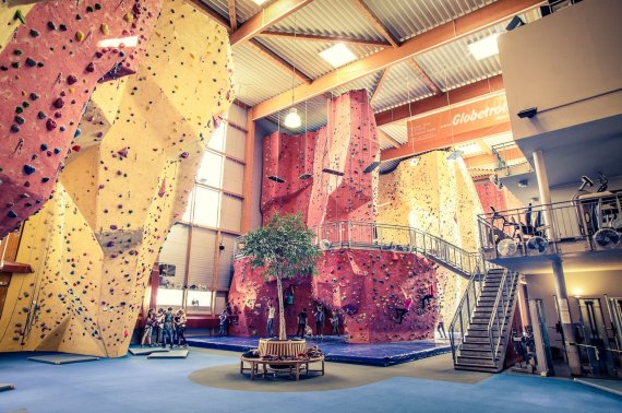 Innenraum der Magic Mountain Kletterhalle