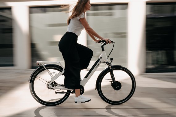 Das E-Bike eignet sich auch für den Weg zur Arbeit.