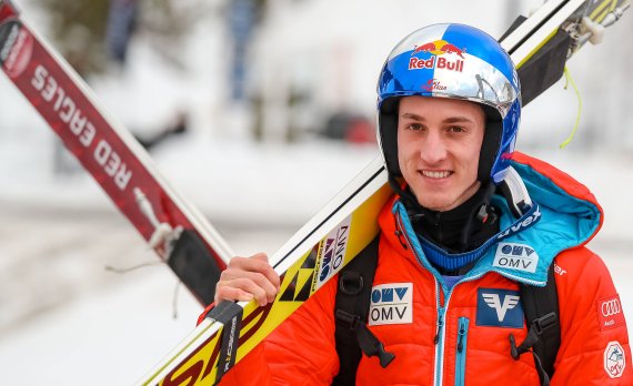 Gregor Schlierenzauer feiert beim Weltcup in Titisee-Neustadt sein Comeback nach einer Knieverletzung.