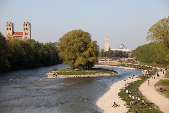 Outdoor-Idyll München: Joggen an der Isar.