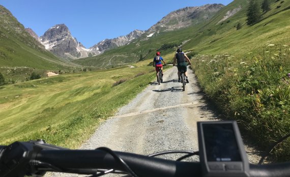 Mon conseil aux cyclistes électriques parmi les auto-stoppeurs : Toujours rester discret.