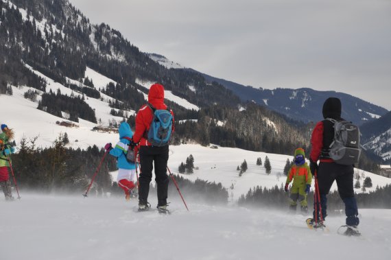 Schnee und Wetter richtig lesen können ist elementar auf Kindertour.