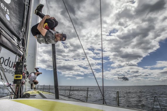 Jason Paul takes his pick of the craziest places for his freerunning stunts: Strong stunts could even be churned out on a sailboat.