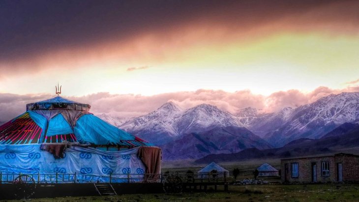 Auch das ist der Gobi March: Wetterkapriolen verlangen den Teilnehmern alles ab