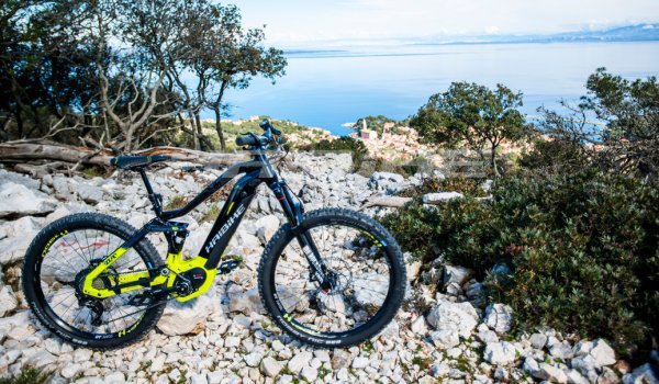 E-MTB-Experte Haibike setzt als eines der ersten Unternehmen weltweit auf den neuen Yamaha-Motor PW-SE, der unter anderem im neuen Sduro Fullseven LT der Schweinfurter verbaut ist.