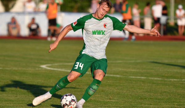 Seit 2014 ist Nike Ausrüster des FC Augsburg. Im Sommer 2018 wurde der Vertrag bis 2021 verlängert.