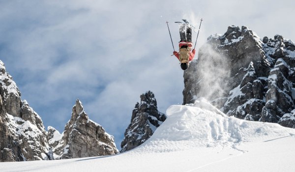 If you want to jump while skiing, you need a stable trunk. One strengthens these muscles considerably with push-ups.