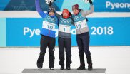 Laura Dahlmeier is not only taking home one Soohorang. Here at the award ceremony after her victory in the pursuit race ahead of Anastasia Kuzmina from Slovakia and the French Anais Bescond. Dahlmeier is also at the top of the podium in the sprint.