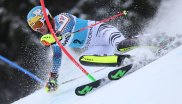 Schon früh ist klar: Seine größte Stärke hat Neureuther im Slalom. In der Disziplin gelingt ihm 2006/2007 auch die erste Platzierung auf dem Podest im Weltcup-Rennen in Beaver Creek.