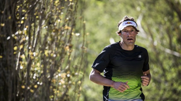 Triathlet Sebastian Kienle beim Lauftraining in Spanien.