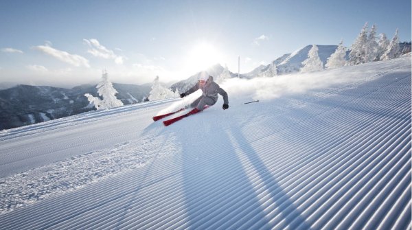 Das Sportbusiness im Schatten der Corona-Krise: Wie stellen sich die internationalen Wintersportmarken jetzt auf die neue Situation im Handel ein?